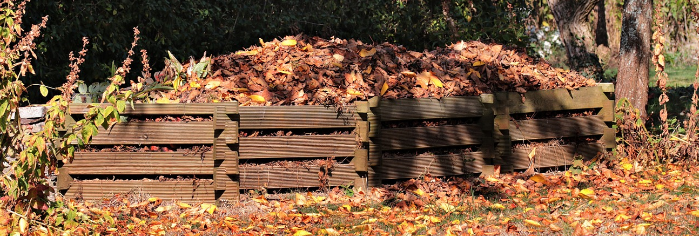 Outdoor compost for leaves