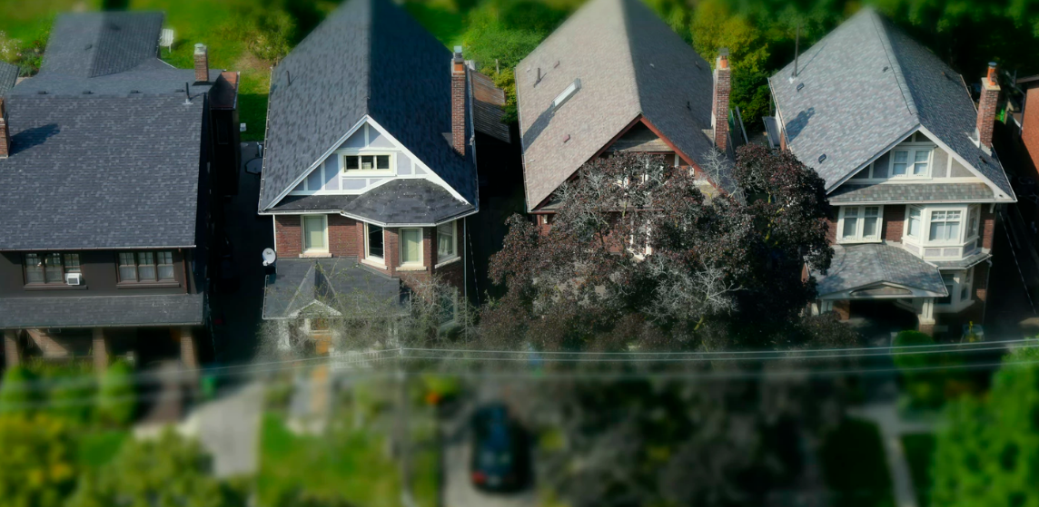 Vue de plusieurs maisons 